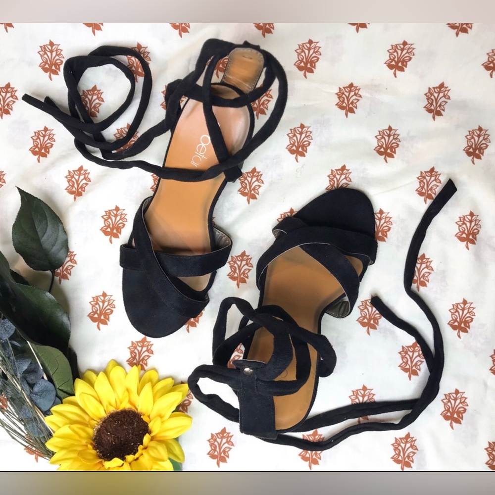 Strappy black suede chunky strappy heels